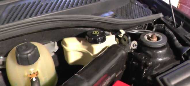 Замена тормозной жидкости Renault Logan