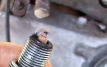 Нагар на свечах зажигания — каким должен быть его цвет?