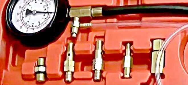 Манометр для проверки давления топлива