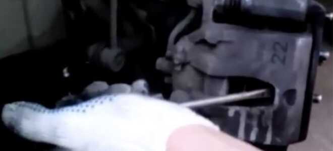 Замена передних и задних тормозных колодок на Хендай Солярис