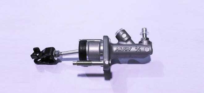 Замена главного цилиндра сцепления Ford Focus 2