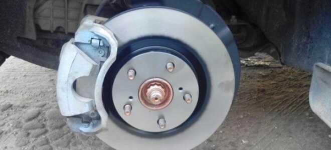 Замена тормозных колодок в Toyota Rav 4