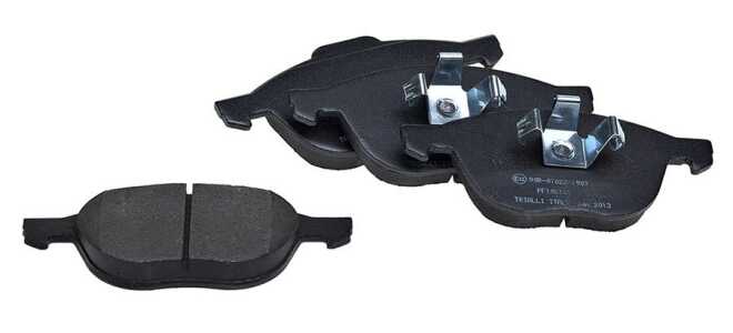 Замена передних и задних тормозных колодок в Ford Focus 3