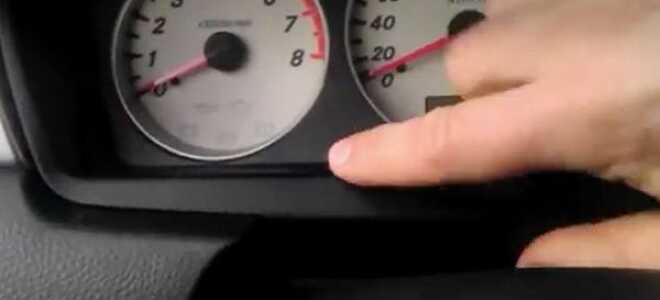 Снятие панели приборов на Mitsubishi Lancer