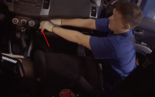 Замена салонного фильтра Mitsubishi