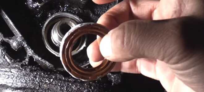 Замена сальника коленвала Renault Logan