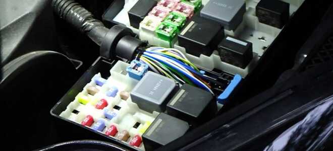 Блок предохранителей и реле Ford Focus 2