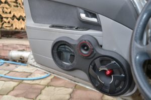 Лада Приора в передние двери 8 и 16 клапанов