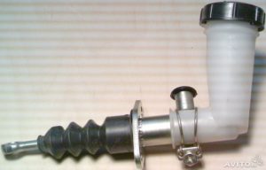 Главный цилиндр сцепления Шевроле Нива