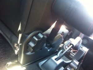 Установка подлокотника Лады Гранта