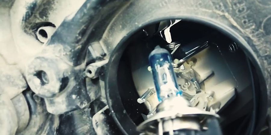 Выводы по замене ламп ближнего света и габаритных огней в Ford Focus 2