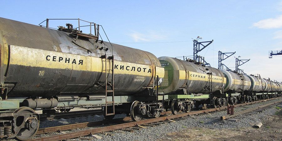 Какую кислоту заливают в аккумулятор - серная