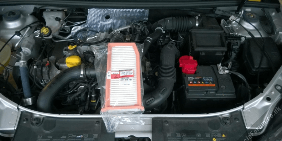 Замена салонного фильтра Renault Logan
