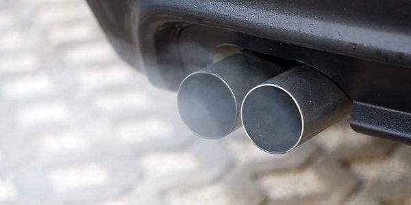 запах выхлопных газов
